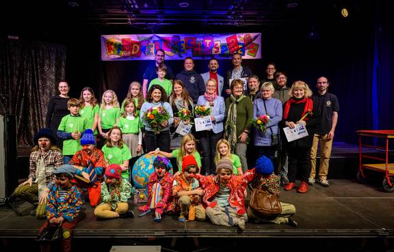 Gruppenfoto Verleihung des Kinderrechtspreises 2024