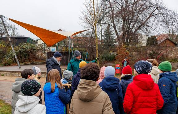 Pflanzung eines Willkommensbäumchens am "Polizeispielplatz"