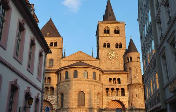 hongbin kAXOvzfywYo unsplash