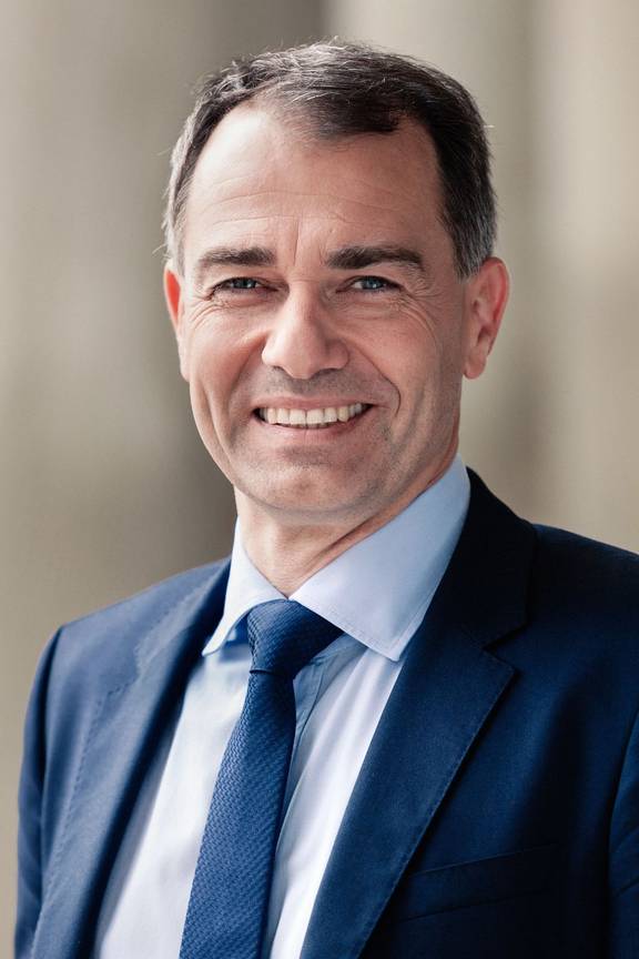 Portraitfoto Oberbürgermeister Peter Kleine