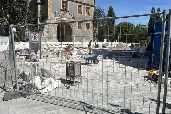 Arbeiten auf dem Grünen Markt und Burgplatz