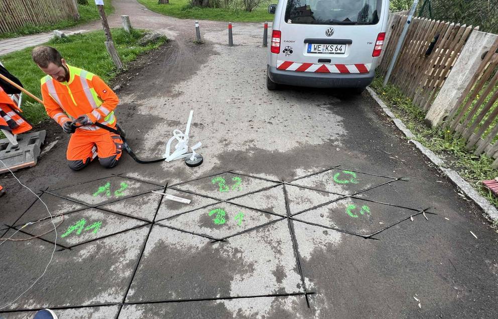 Die Dauerzählstelle wurde vom Land Thüringen und der AG Fahrradfreundliche Kommune Thüringen gefördert und vom Kommunalservice Weimar eingebaut.