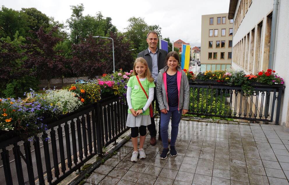 Rebekka und Frida haben den Oberbürgermeister Peter Kleine interviewt.
