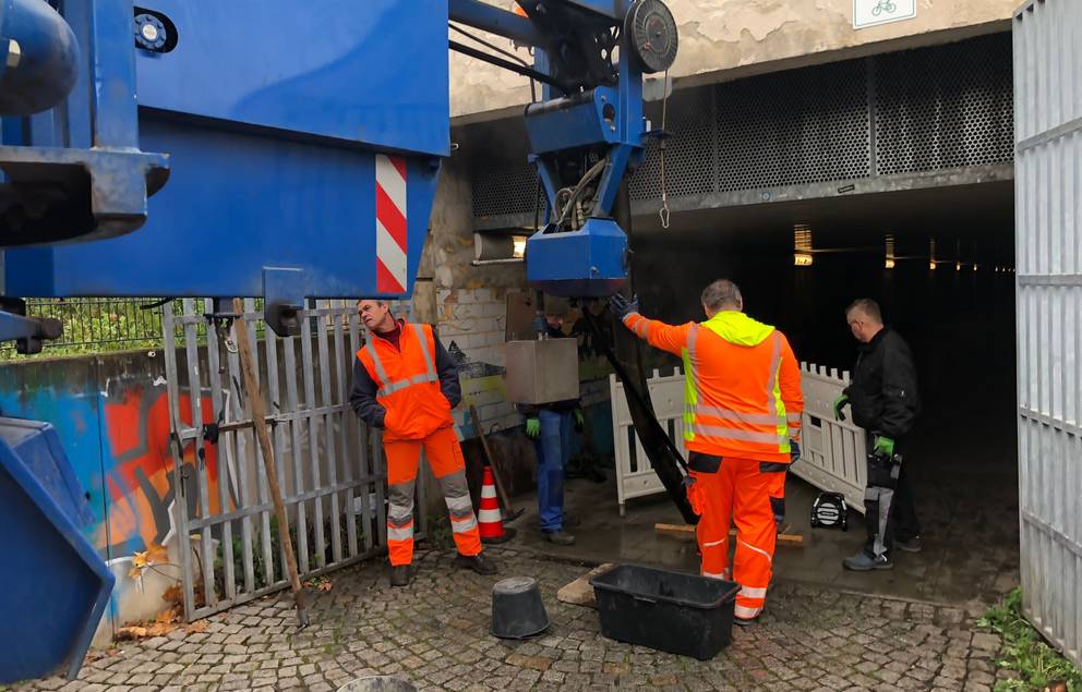 Der Kommunalservice Weimar hat die am vergangenen Sonntag im Bereich der Industriestraße entstandene Havarie des Abwasser-Netzes größtenteils beseitigt.