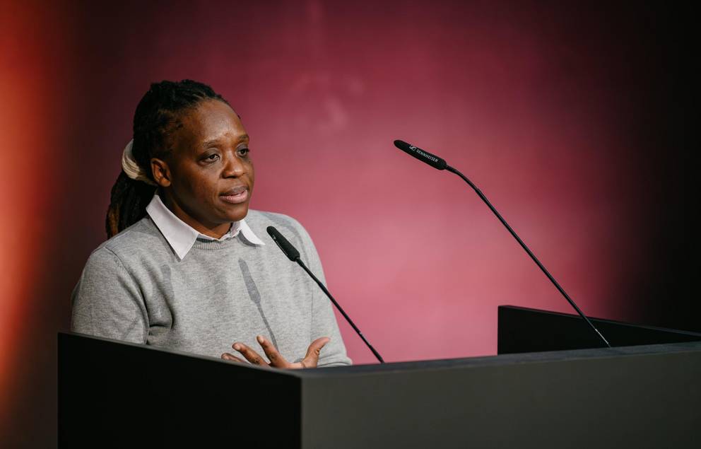 Karen Mukwasi während ihrer Dankesrede ©Henry Sowinski/Stadt Weimar Karen Mukwasi während ihrer Dankesrede